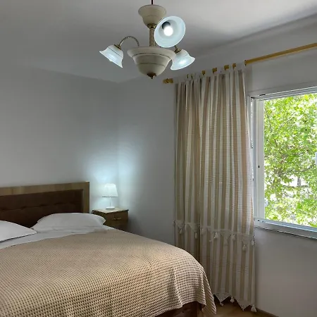 Lovely One-bedroom With Private Entrance Tirana