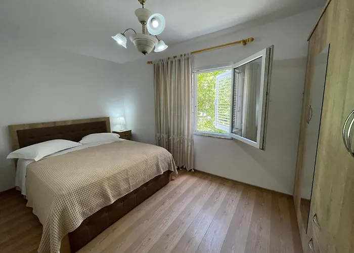 Lovely One-bedroom With Private Entrance Apartamento *