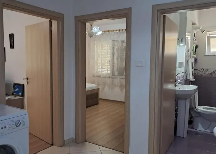 Lovely One-bedroom With Private Entrance * Tirana