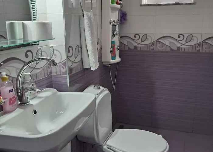 Apartamento Lovely One-bedroom With Private Entrance *