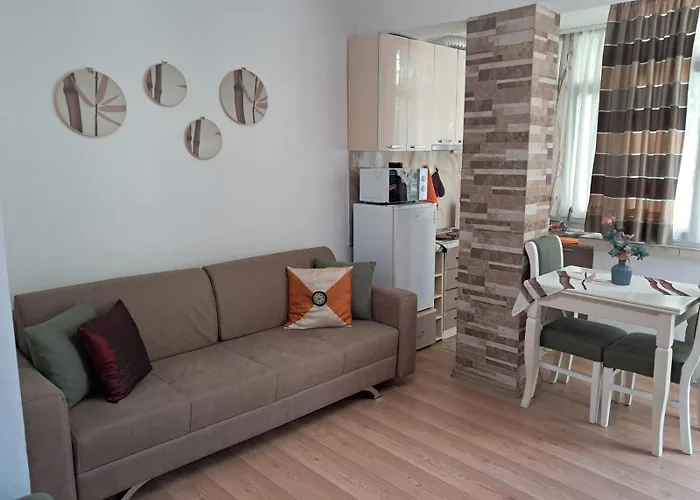 Apartamento Lovely One-bedroom With Private Entrance Tirana